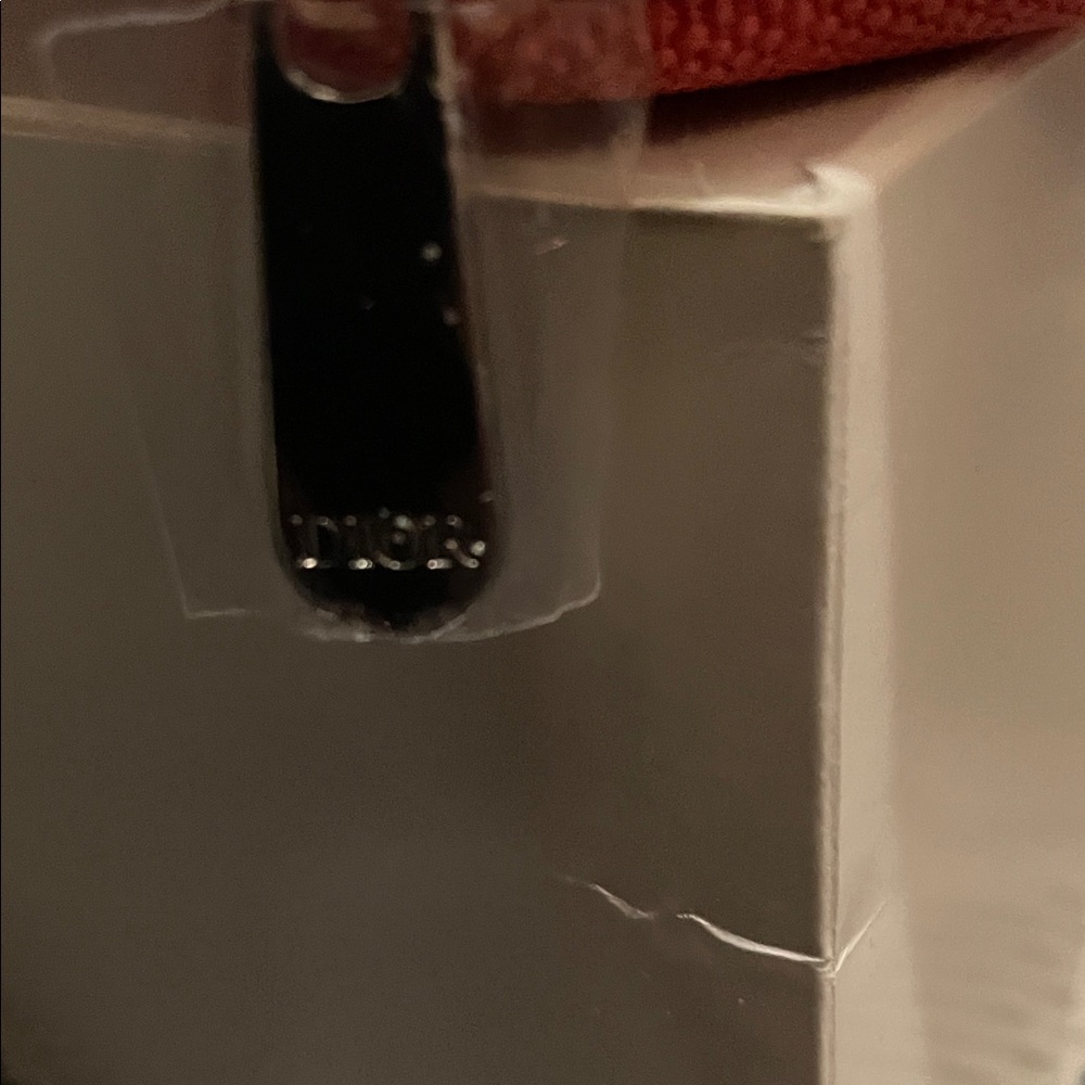 Dior Scarlet Travel Pouch with lipstick and lip enhancer - Picture 4 of 8